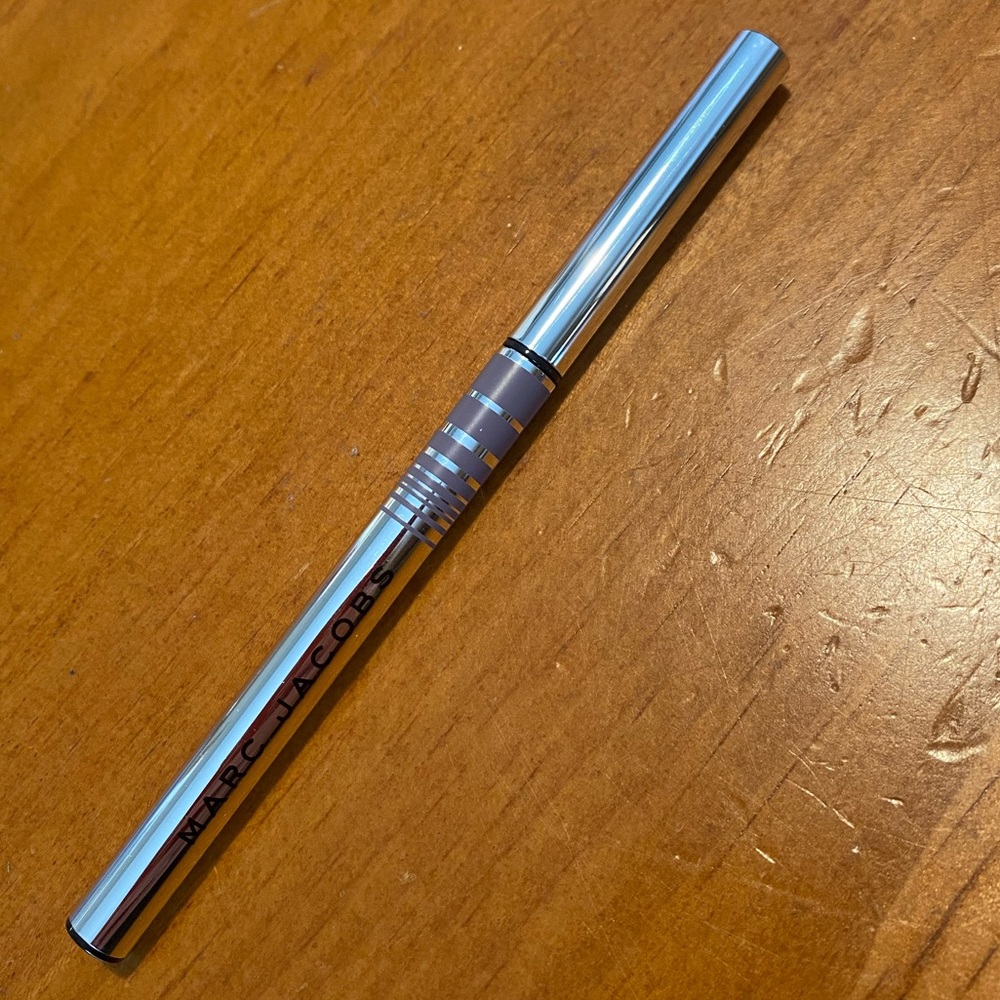 Marc Jacobs Fineliner Eyeliner Dove Affair - Picture 3 of 16